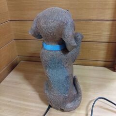 ライト付き犬の置き物の画像