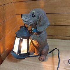 ライト付き犬の置き物の画像