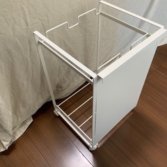分別できるゴミ箱 <山崎実業 tower目隠し分別ダストワゴン2分別>の画像