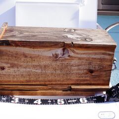 中古　自作の踏み台　耐荷重は、100㎏程度だと思います。