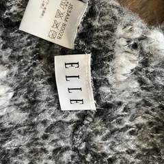 ELLEのスヌードとa.v.vのマフラーの画像