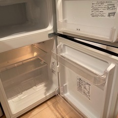 ハイセンス 小型 冷蔵庫 幅48.1cm 93L ホワイト HR-B95A 2ドア 右開き 大容量冷蔵室67L 耐熱天板の画像