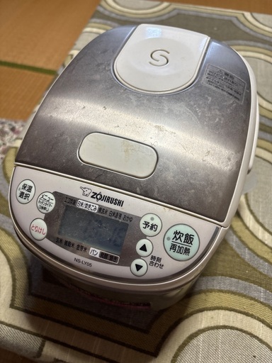 炊飯器　3合炊き