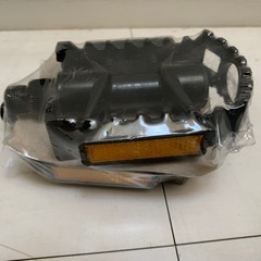 フラットペダル　新品