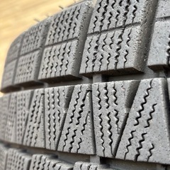 スタッドレスタイヤ ホイール４本セットの画像