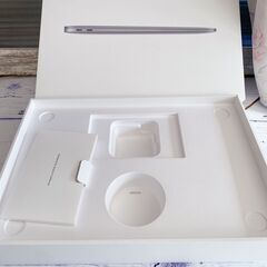 MacBook Air 13-inch 箱の画像