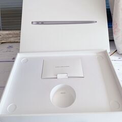 MacBook Air 13-inch 箱の画像
