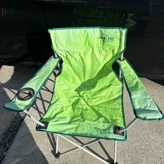 折りたたみ椅子の画像