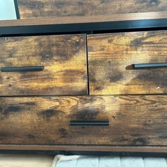 引出し収納付きハンガーラックの画像