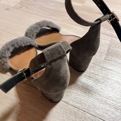 ファーパンプスの画像