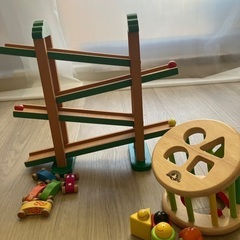 木のおもちゃ　スロープトイ、型はめの画像