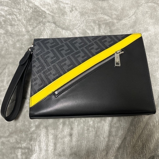 FENDI  クラッチバッグ