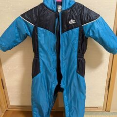 男の子　ナイキ　防寒　ロンパースタイプ