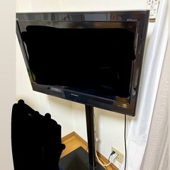 【訳あり】テレビスタンド付き　テレビ