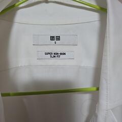 【値下げ】UNIQLO スーパーノンアイロンシャツの画像