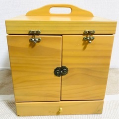 日系三面鏡の桐木化妝箱の画像