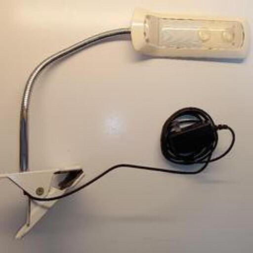 ツインバード工業製　クリップ式LEDフレキシブルライト 照度3段階切り替え可能