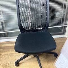 オカムラ製　デスク用チェアの画像