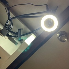 ベッド、机の上に挟むLEDライト(小)の画像