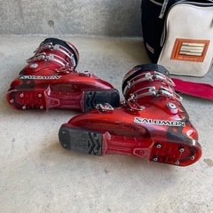 サロモンスキーブーツ　27.5センチ　ジャンク品　収納ケース付きの画像