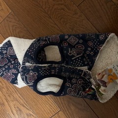 新品わんちゃんのフード付きお洋服の画像