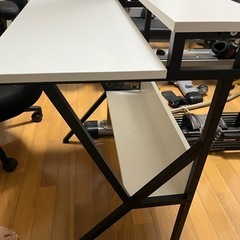 2段デスクの画像
