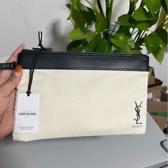 タグ付きイヴサンローラン YVES SAINT LAURENT ysl ポーチの画像