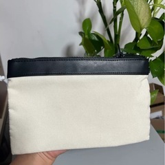 タグ付きイヴサンローラン YVES SAINT LAURENT ysl ポーチの画像