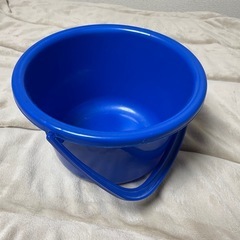 バケツ　青