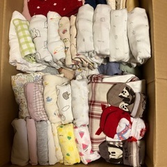 70-80サイズの赤ちゃんの衣服を50着近く無料で差し上げます(...