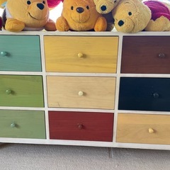 カラフル衣裳タンス