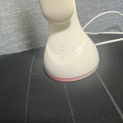 卓上LEDライト　少々難ありの画像