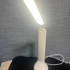 卓上LEDライト　少々難あり