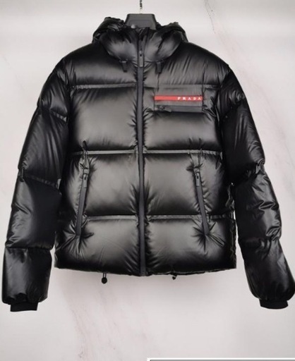 prada ダウンジャケット　フード