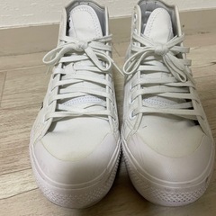 adidasディズニースニーカーの画像