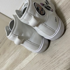 adidasディズニースニーカーの画像
