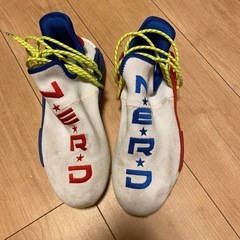 アディダス