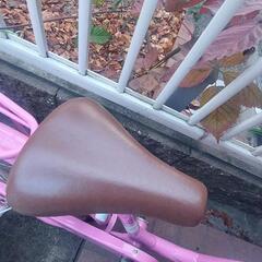 ピンクの自転車の画像