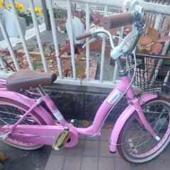 ピンクの自転車の画像