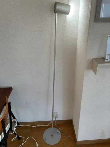 シンプルなスタンドライト