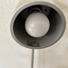 シンプルなスタンドライトの画像