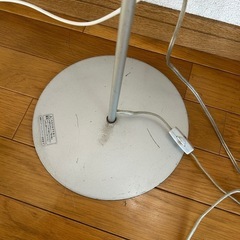 シンプルなスタンドライトの画像