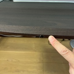 ガラスパソコンデスクの画像