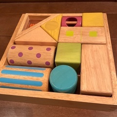 おもちゃ（音のなる積み木）
