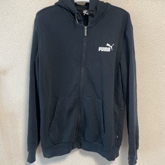 PUMA ブラックパーカー