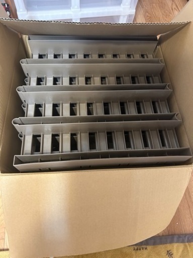 【再出品】ほぼ新品！繋げて使うプラスチック製すのこ