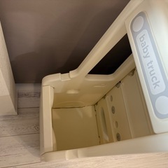 車型キッズ収納ラックの画像