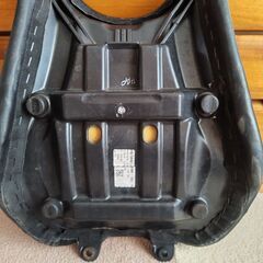 SUZUKI　ジクサー250 シートの画像