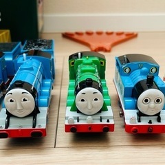 プラレール　トーマスセット　ゴードン　ディーゼル　レベッカ　機関庫の画像