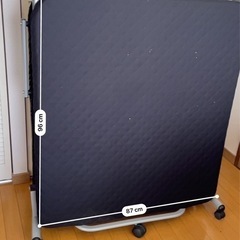 折りたたみベッドの画像